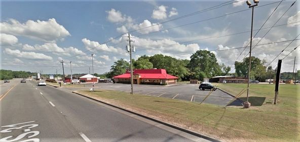 1211 7th St S, Clanton, AL 35045